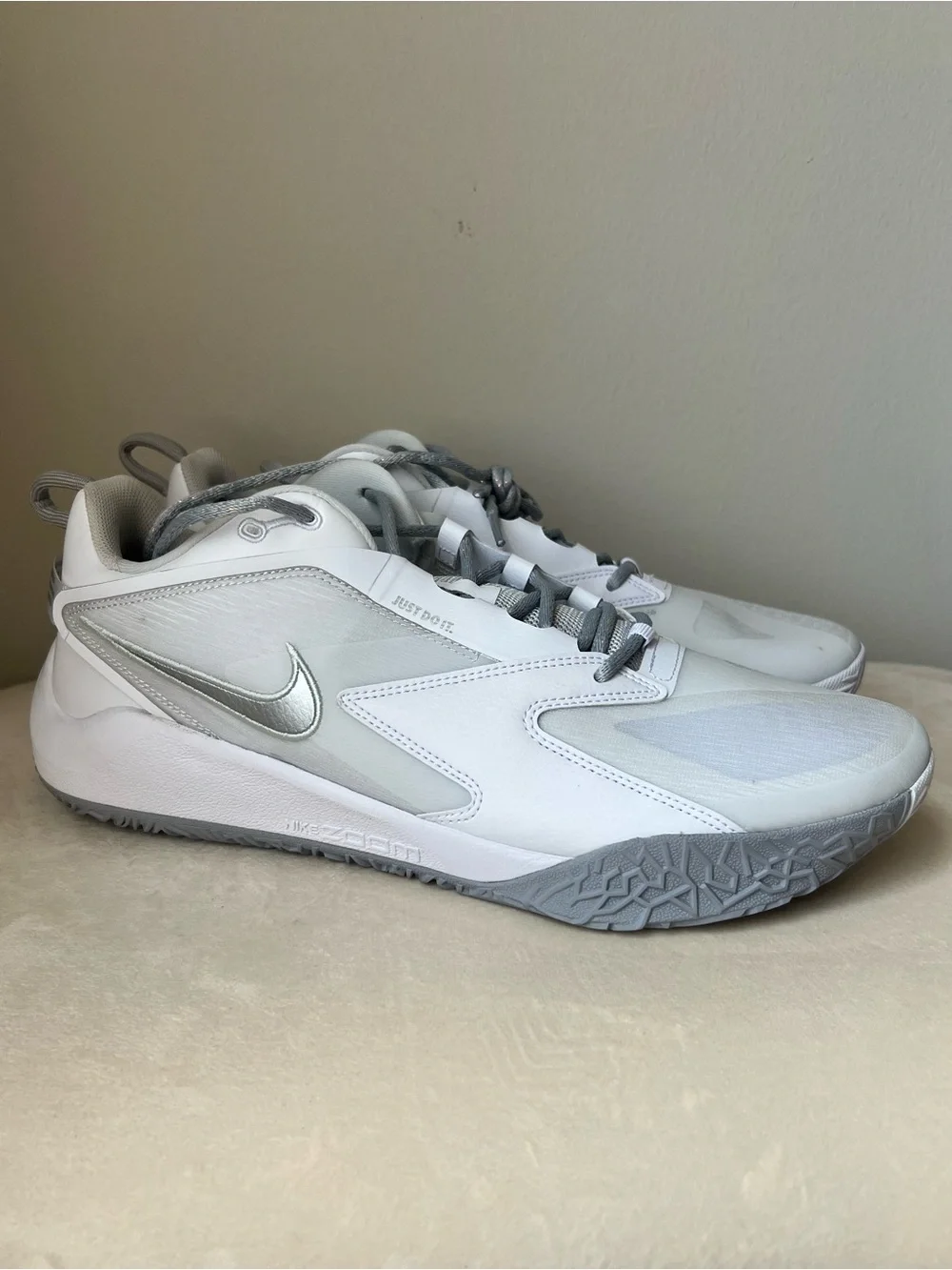 NIKE HyperAce 3 Unisex Volleyball Shoes Size 12.5 NWOT